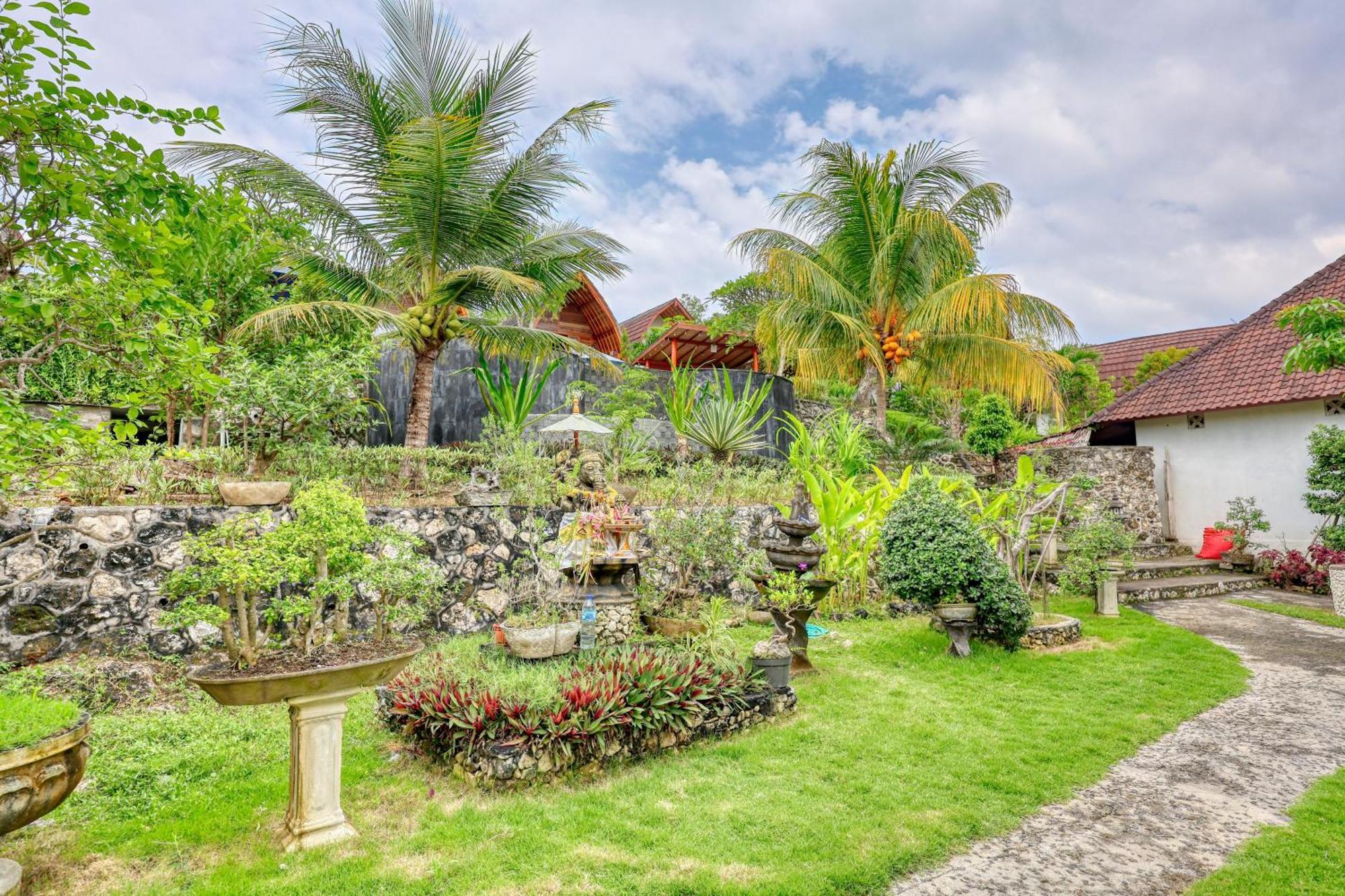 Bagia Bungalows Batumadeg Exterior photo